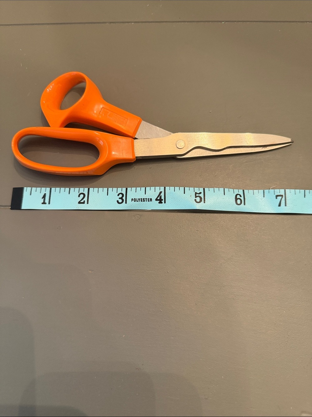 Fiskars Findland Scissors Orange Handle Cut  Fabrics wavy blade 🐈‍⬛